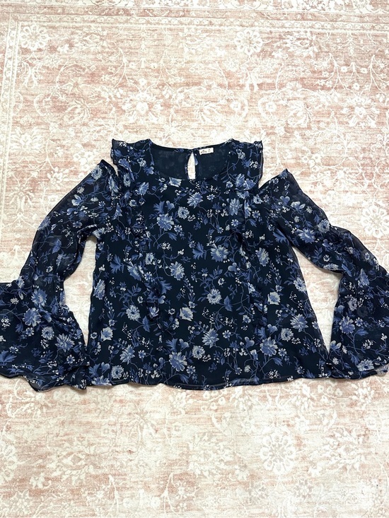 Hollister Tops - Hollister 🦋 Chiffon Shoulder Slit Ruffled Top